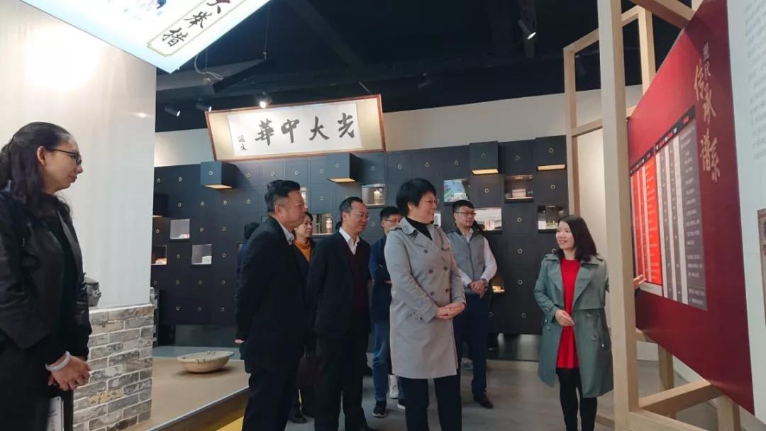 广药集团副总经理、总工程师刘菊妍一行到白云山海洋之神hy590调研科技质量治理工作